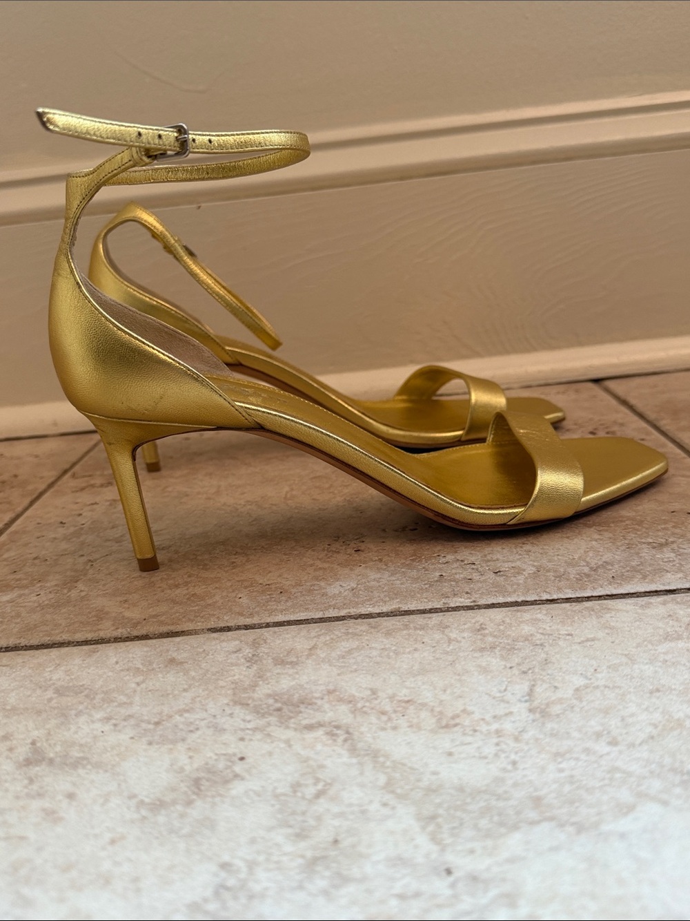 Saint Laurent Heels MSRP $1,100 - Picture 2 of 9